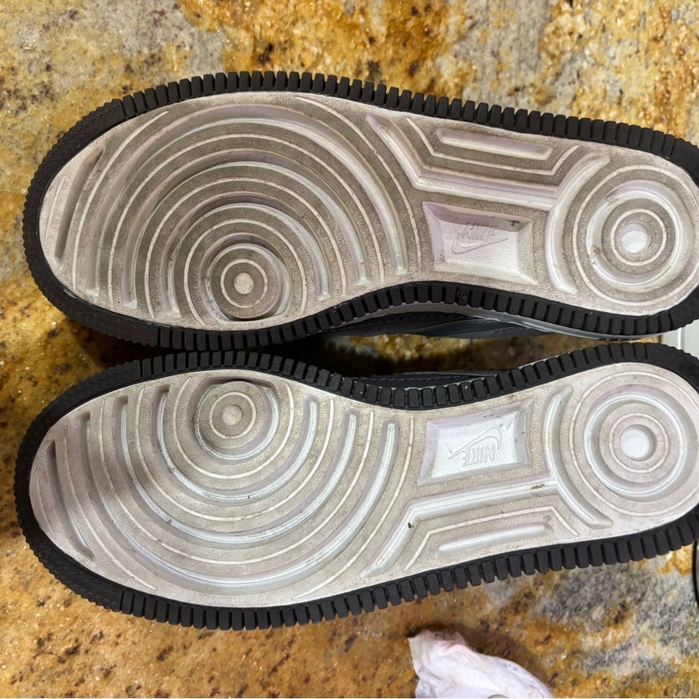 Nike Air Force 1 size 9.5 - Picture 9 of 9